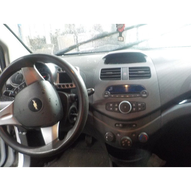 Front wing left Daewoo/Chevrolet Spark (2010 - 2015) Hatchback 1.0 16V Bifuel (B10D1(Euro 5))