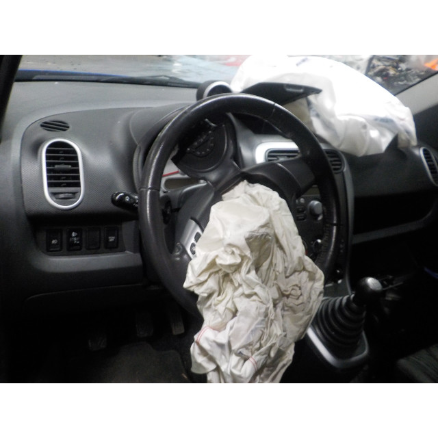 Front windscreen wiper motor Vauxhall / Opel Agila (B) (2011 - 2015) MPV 1.0 12V (K10B)