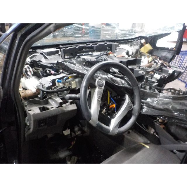 Locking mechanism door electric central locking front left Toyota Prius (ZVW3) (2008 - 2016) Hatchback 1.8 16V (2ZRFXE)