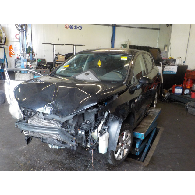 Radio control Seat Ibiza IV (6J5) (2010 - 2015) Hatchback 5-drs 1.2 TDI Ecomotive (CFWA)
