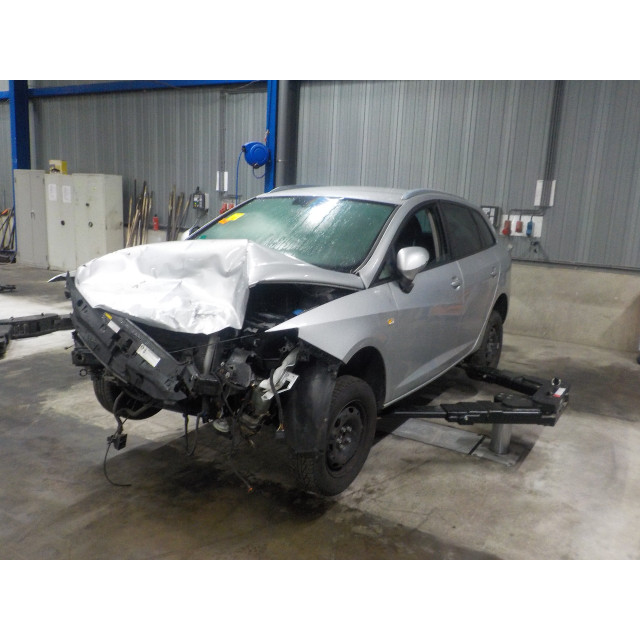 Front windscreen wiper motor Seat Ibiza ST (6J8) (2012 - 2015) Combi 1.2 TSI (CBZA)
