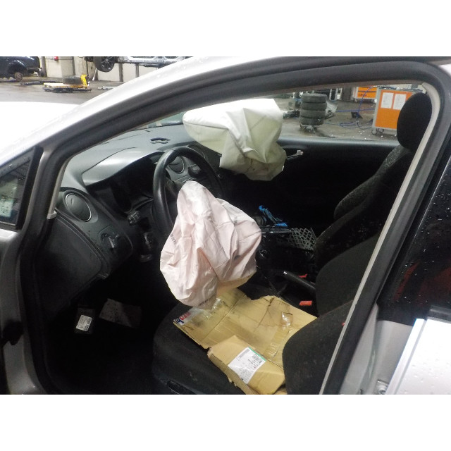 Control panel electric windows Seat Ibiza ST (6J8) (2012 - 2015) Combi 1.2 TSI (CBZA)