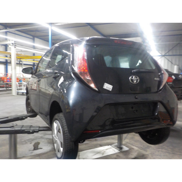 Fuel filler flap Toyota Aygo (B40) (2014 - 2018) Hatchback 1.0 12V VVT-i (1KR-FE)
