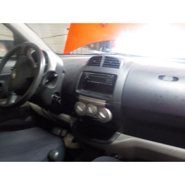 Gearbox manual Daihatsu Sirion 2 (M3) (2005 - 2013) Hatchback 1.0 12V DVVT (1KR-FE)