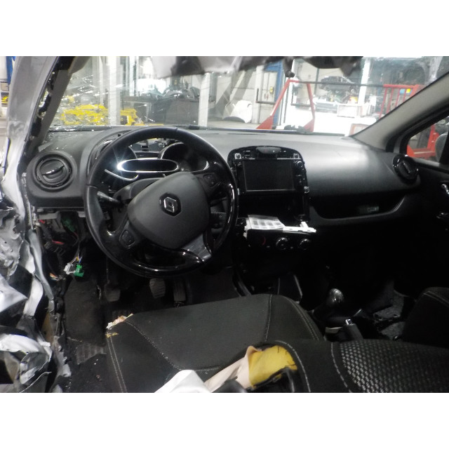 Window mechanism front right Renault Clio IV Estate/Grandtour (7R) (2012 - present) Combi 5-drs 1.5 Energy dCi 90 FAP (K9K-608(K9K-B6))