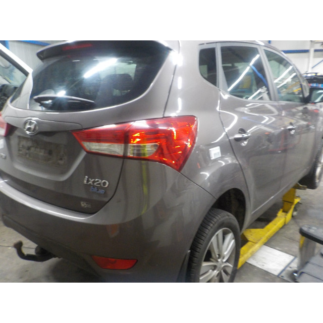 Fuel filler flap Hyundai iX20 (JC) (2010 - 2019) SUV 1.4i 16V (G4FA)
