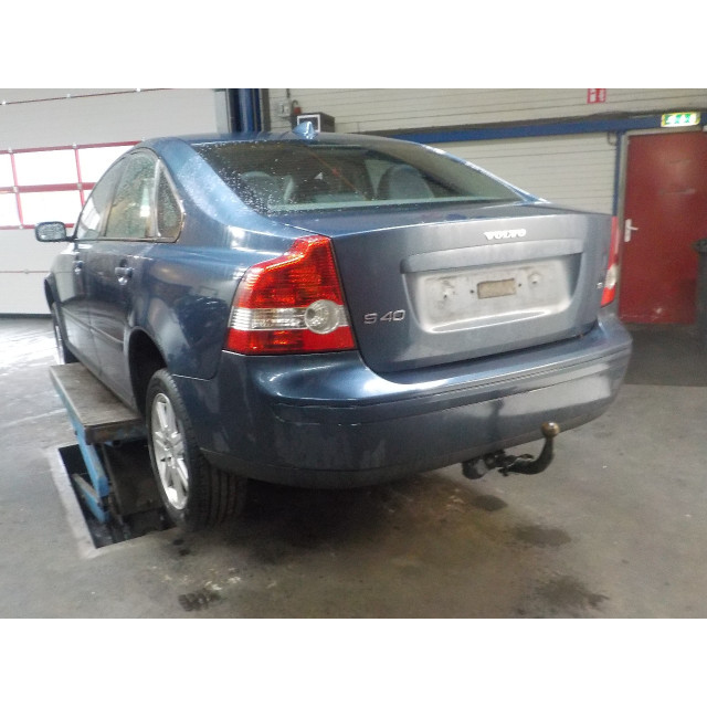 Front wing right Volvo S40 (MS) (2004 - 2010) 1.8 16V (B4184S11)