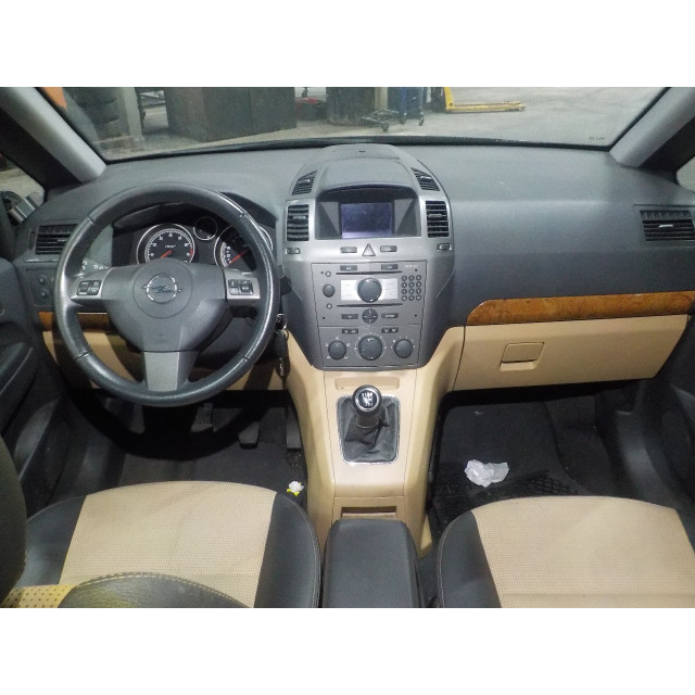 Bonnet Vauxhall / Opel Zafira (M75) (2005 - 2012) MPV 2.2 16V Direct Ecotec (Z22YH(Euro 4))