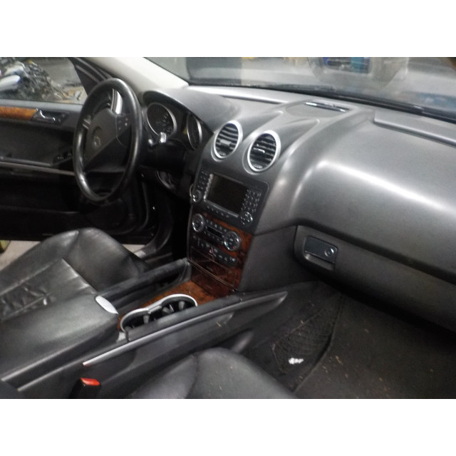 Curtain airbag left Mercedes-Benz ML II (164/4JG) (2005 - 2009) SUV 3.0 ML-320 CDI 4-Matic V6 24V (OM642.940)