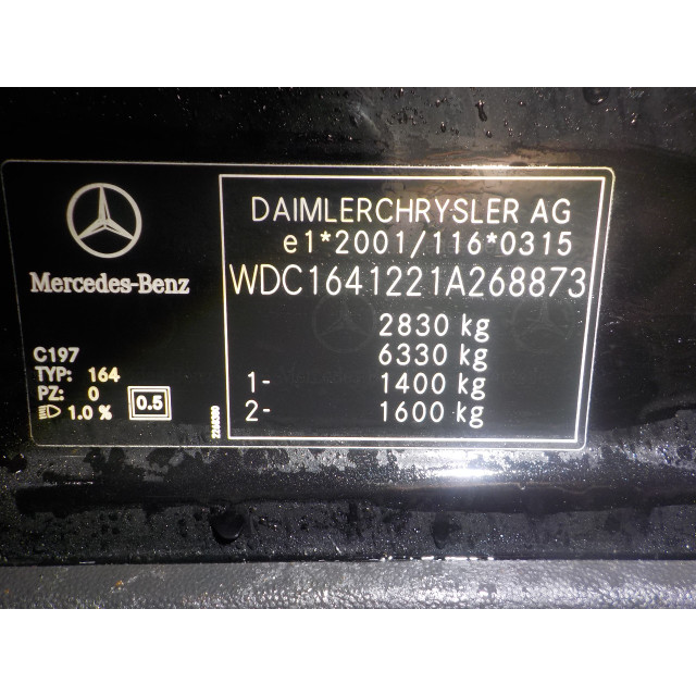 Outside mirror left electric Mercedes-Benz ML II (164/4JG) (2005 - 2009) SUV 3.0 ML-320 CDI 4-Matic V6 24V (OM642.940)