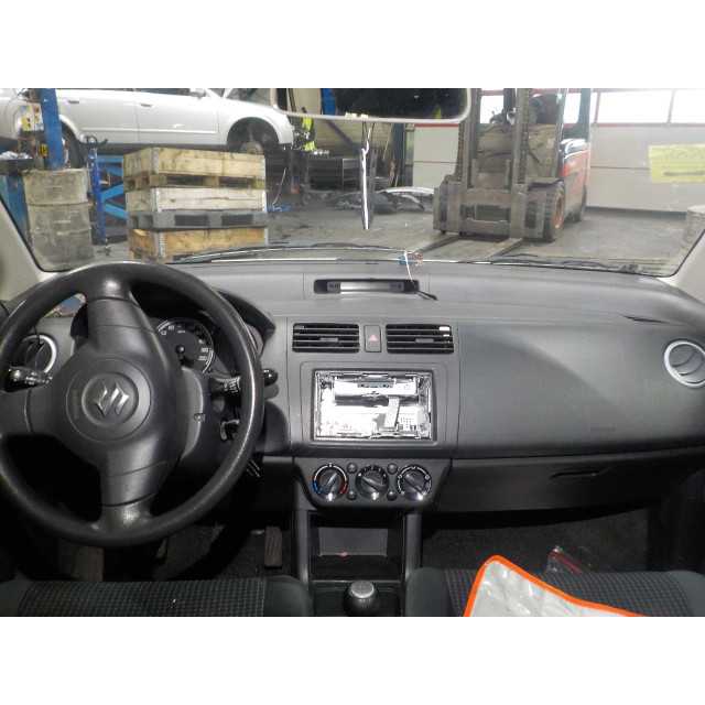 Outside mirror right electric Suzuki Swift (ZA/ZC/ZD1/2/3/9) (2005 - 2010) Hatchback 1.5 VVT 16V (M15A(Euro 4))