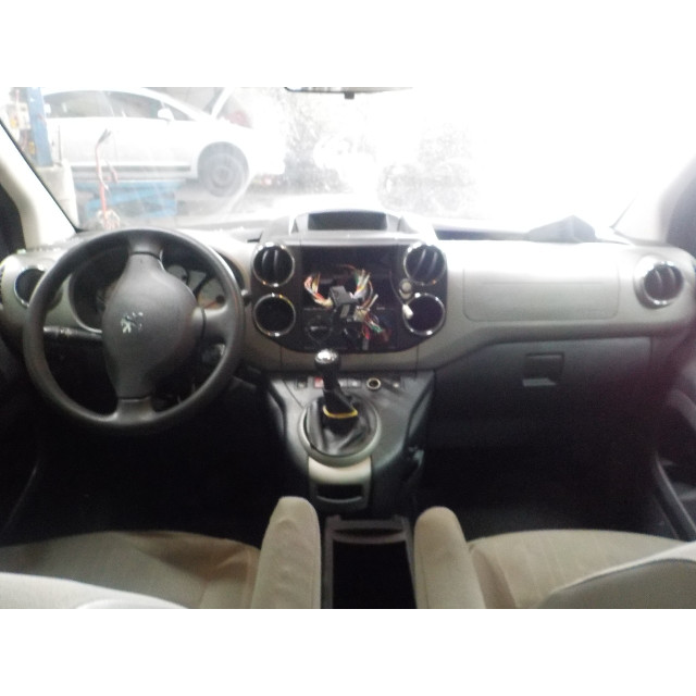 Airbag steering wheel Peugeot Partner Tepee (7A/B/C/D/E/F/G/J/P/S) (2008 - 2012) MPV 1.6 16V Phase 1 (TU5JP4(NFU))