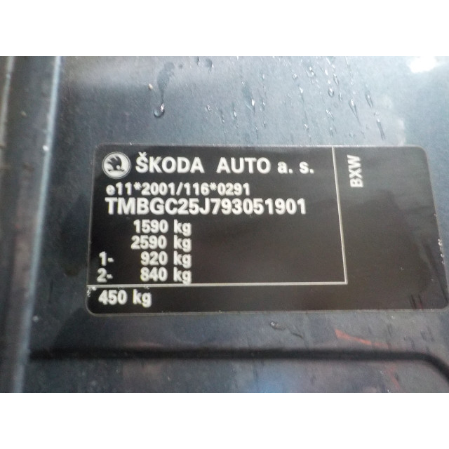 Left headlight Skoda Fabia II Combi (2007 - 2014) Combi 5-drs 1.4i 16V (BXW)
