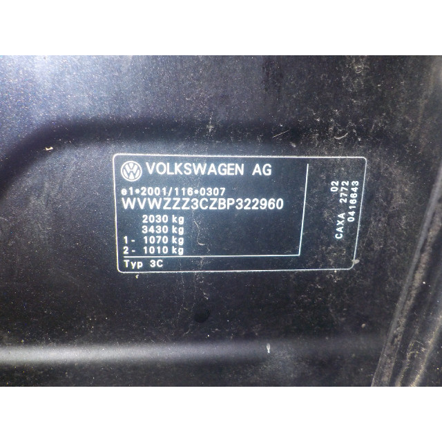 Tail light boot lid left Volkswagen Passat (362) (2010 - 2014) Sedan 1.4 TSI 16V (CAXA(Euro 5))