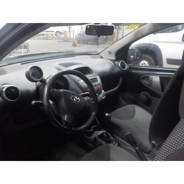 Front wing right Toyota Aygo (B10) (2005 - 2014) Hatchback 1.0 12V VVT-i (1KR-FE)