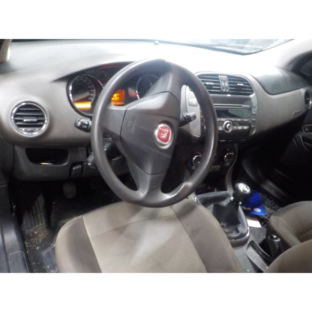 Right headlight Fiat Bravo (198A) (2007 - 2014) Hatchback 1.4 16V (192.B.2000(Euro 4))