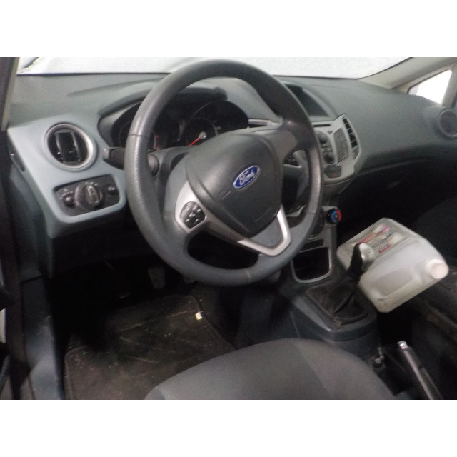 Right headlight Ford Fiesta 6 (JA8) (2008 - 2017) Hatchback 1.25 16V (STJA(Euro 5))