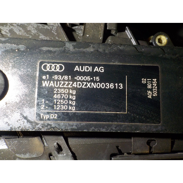 Locking mechanism door vacuum central locking rear right Audi A8 (D2) (1998 - 2002) Sedan 4.2 V8 40V Quattro (AQF)