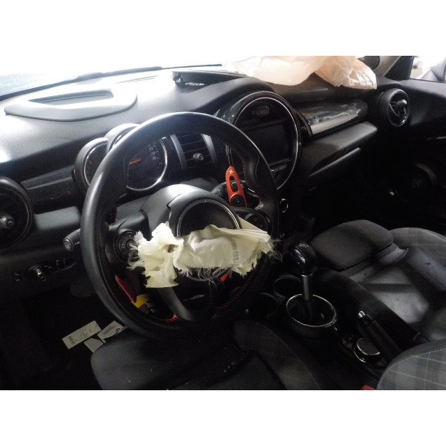 Cockpit Mini Mini (F56) (2013 - present) Hatchback 3-drs 2.0 16V Cooper S (B48A20A)