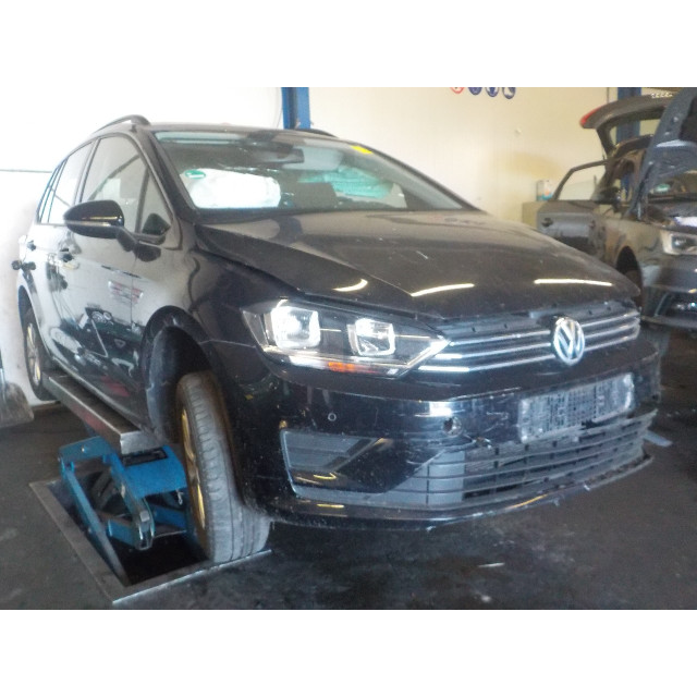 Hub rear right Volkswagen Golf Sportsvan (AUVS) (2014 - 2021) MPV 1.6 TDI BlueMotion 16V (CXXB)