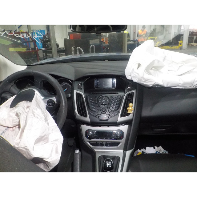 Rear windscreen wiper motor Ford Focus 3 (2012 - 2018) Hatchback 1.0 Ti-VCT EcoBoost 12V 125 (M1DA(Euro 5))