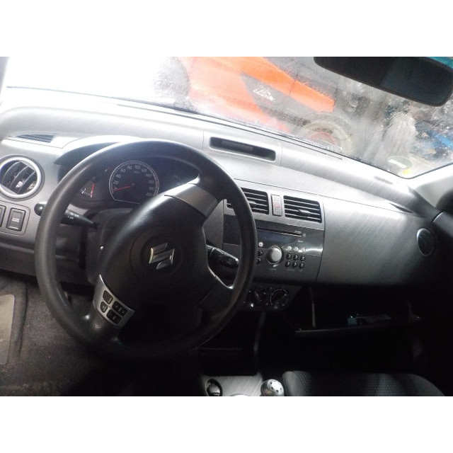 Seatbelt right front Suzuki Swift (ZA/ZC/ZD1/2/3/9) (2005 - 2010) Hatchback 1.3 VVT 16V (M13A VVT)