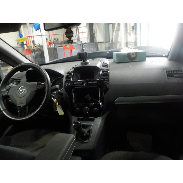 Outside mirror right electric Vauxhall / Opel Zafira (M75) (2008 - 2015) MPV 1.6 16V (A16XER(Euro 5))