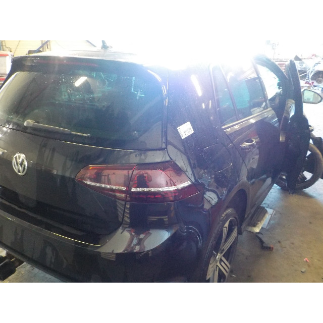 Tail light boot lid left Volkswagen Golf VII (AUA) (2013 - 2020) Hatchback 2.0 R-line 4Motion 16V (CJXC)