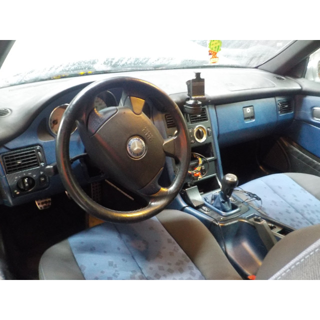Seatbelt right front Mercedes-Benz SLK (R170) (1996 - 2000) Cabrio 2.0 200 16V (M111.946)