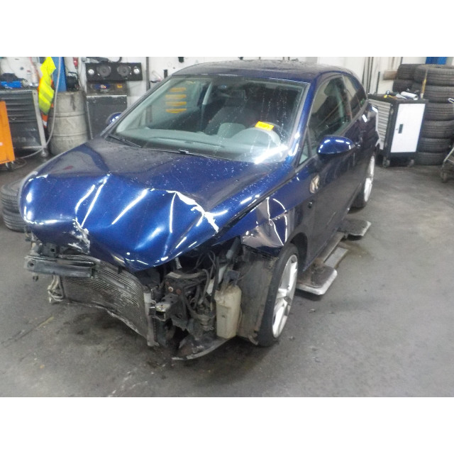Steering wheel Seat Ibiza IV SC (6J1) (2008 - 2015) Hatchback 3-drs 1.4 16V (BXW)