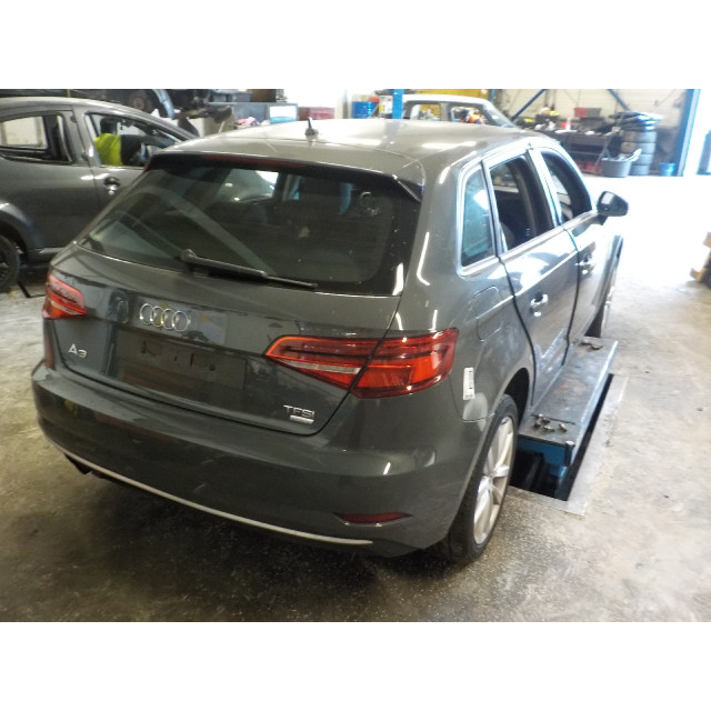 Control unit Audi A3 Sportback (8VA/8VF) (2014 - 2020) Hatchback 5-drs 1.4 TFSI ACT Ultra 16V (CZEA(Euro 6))