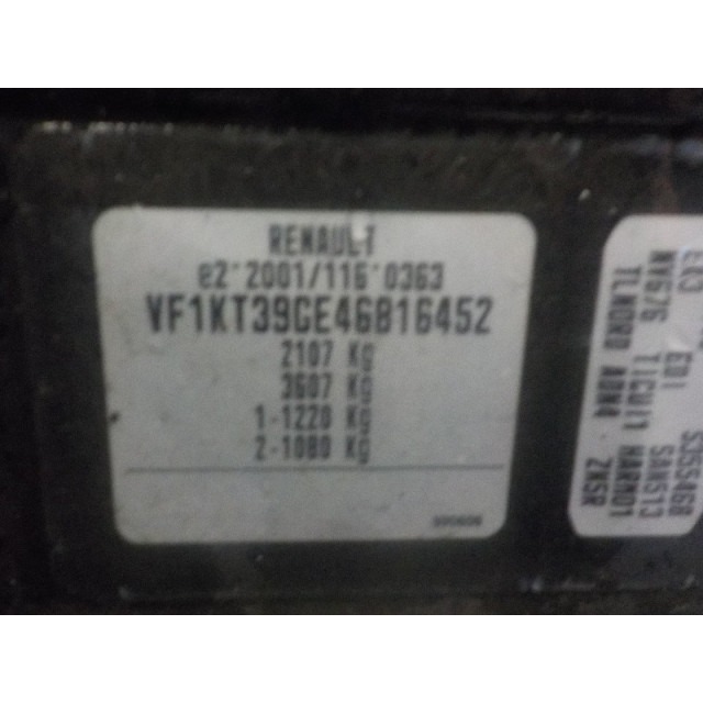 Seat belt buckle front left Renault Laguna III Estate (KT) (2008 - 2015) Combi 5-drs 2.0 dCi 16V 175 FAP (M9R-800)