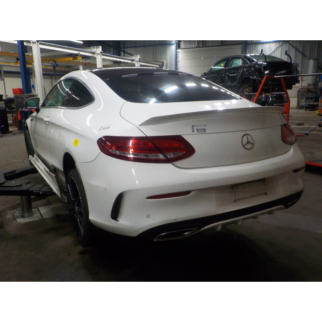 Taillight outside left Mercedes-Benz C (C205) (2015 - present) Coupé C-180 1.6 16V (M274.910(Euro 6))