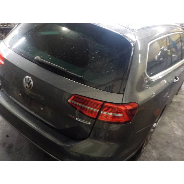 Handbrake release Volkswagen Passat Variant (3G5) (2014 - present) Combi 1.6 TDI 16V (DCXA)