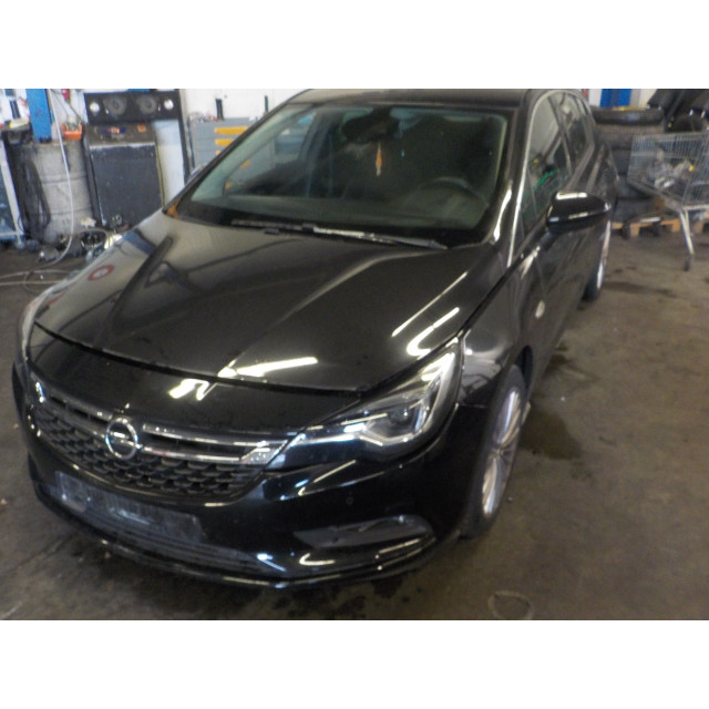 Caliper rear right Vauxhall / Opel Astra K (2015 - present) Hatchback 5-drs 1.6 CDTI 136 16V (B16DTH)