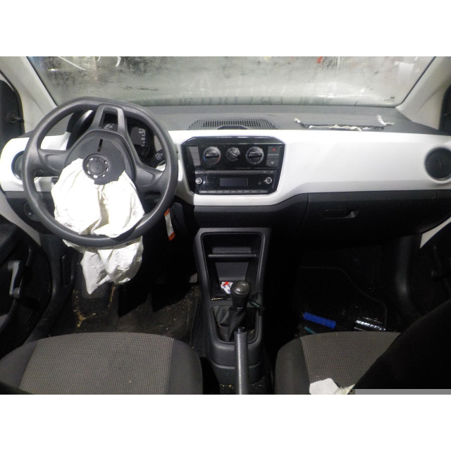 Seatbelt right front Volkswagen Up! (121) (2011 - 2020) Hatchback 1.0 12V 60 (CHYA)