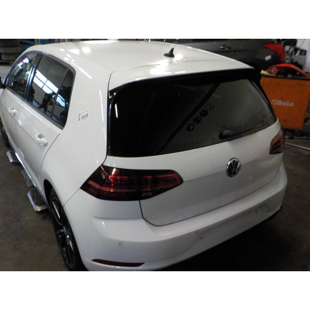 Bumper bracket rear left Volkswagen Golf VII (AUA) (2016 - 2020) Hatchback 1.0 TSI 12V (CHZC(Euro 6))