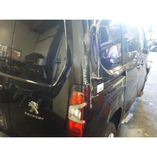 Caliper rear right Peugeot Partner (EF/EU) (2019 - present) Van 1.5 BlueHDi 75 (DV5RE(YHW))