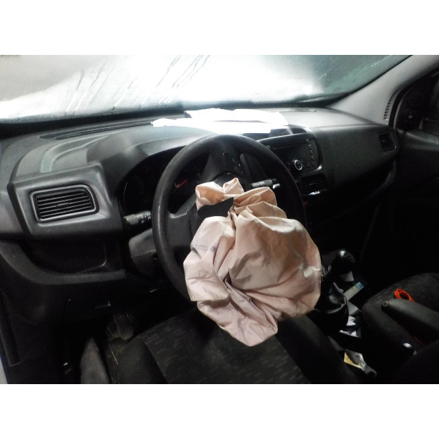 Outside mirror left Vauxhall / Opel Combo (2012 - present) Van 1.6 CDTI 16V (A16FDH)
