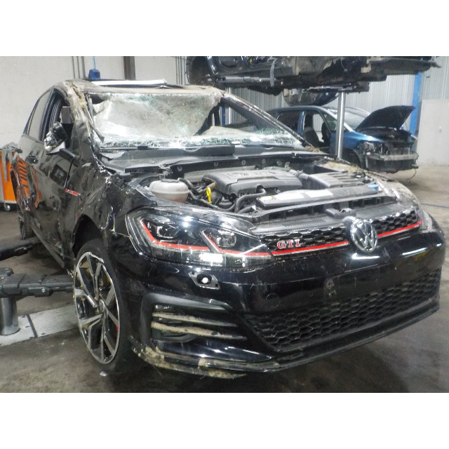 Windscreen washer reservoir front Volkswagen Golf VII (AUA) (2017 - 2020) Hatchback 2.0 GTI 16V Performance Package (DLBA)