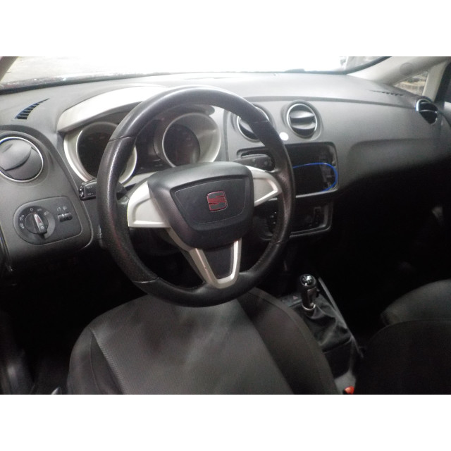Door front left Seat Ibiza IV SC (6J1) (2008 - 2015) Hatchback 3-drs 1.4 16V (BXW)