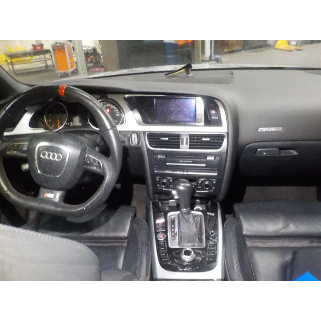 Multimedia control panel Audi A5 Cabrio (8F7) (2009 - 2013) Cabrio 2.0 TFSI 16V Quattro (CDNC(Euro 5))