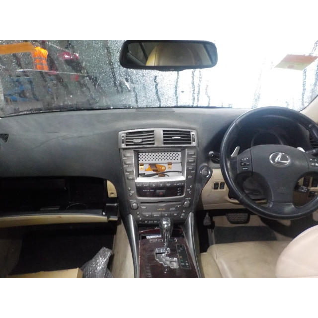 Seatbelt left front Lexus IS (2005 - 2013) Sedan 250 2.5 V6 24V (4GRFSE)