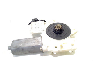 Electric window motor front right Vauxhall / Opel Vectra C GTS (2002 - 2006) Hatchback 5-drs 2.2 DTI 16V (Y22DTR(Euro 3))