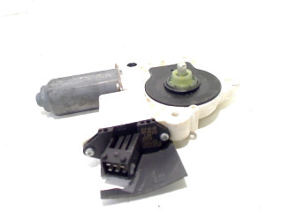 Electric window motor rear right Vauxhall / Opel Vectra C GTS (2002 - 2006) Hatchback 5-drs 2.2 DTI 16V (Y22DTR(Euro 3))