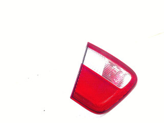 Tail light boot lid left Seat Cordoba (6C2/6K2) (1993 - 2002) Sedan 1.6i CLX,GLX,SE,Latino (ALM)