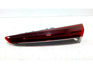 Tail light boot lid right Renault Captur II (RJB) (2020 - present) SUV 1.3 TCE 130 16V (H5H-470(H5H-B4))
