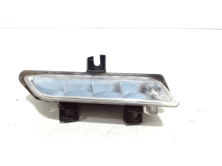 Daytime running headlights front left Renault Captur (2R) (2013 - present) SUV 0.9 Energy TCE 12V (H4B-400(H4B-A4))