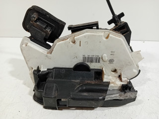 Locking mechanism door electric central locking rear right Seat Leon (5FB) (2014 - present) Hatchback 5-drs 1.4 TSI ACT 16V (CZEA)