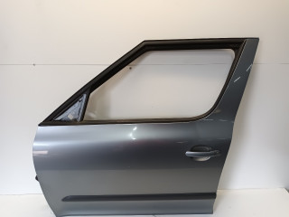 Door front left Skoda Yeti (5LAC) (2009 - 2017) SUV 2.0 TDI 16V (CFHA)